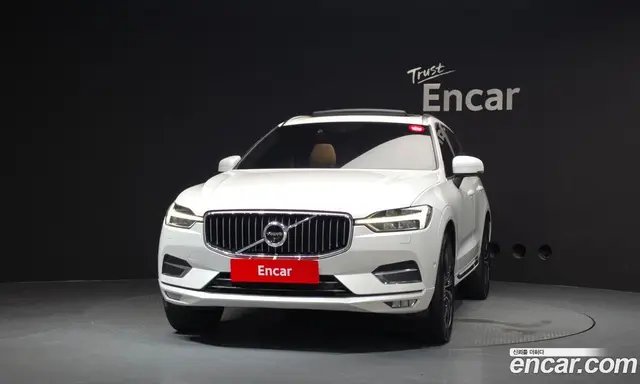 Volvo XC60 2019 2.0 автомат (гидро), миниатюра 3