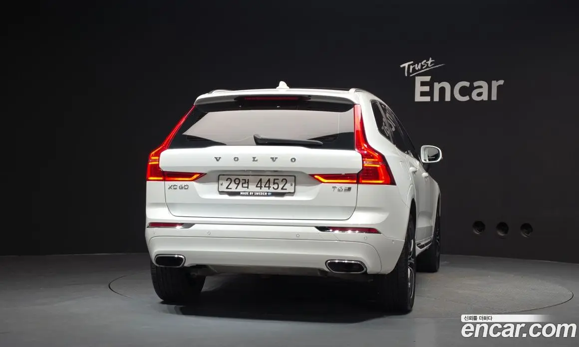 Volvo XC60 2019 2.0 автомат (гидро), фото 4