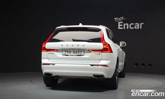 Volvo XC60 2019 2.0 автомат (гидро), миниатюра 4