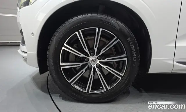 Volvo XC60 2019 2.0 автомат (гидро), миниатюра 5