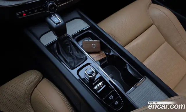 Volvo XC60 2019 2.0 автомат (гидро), миниатюра 9