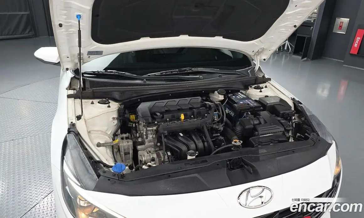 Hyundai Avante 2020 1.6 автомат (гидро), фото 6