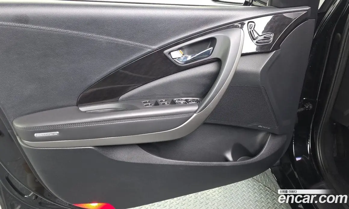 Hyundai Grandeur 2016 2.4 автомат (гидро), фото 14 Hyundai Grandeur 2016 2.4 автомат (гидро), фото 14