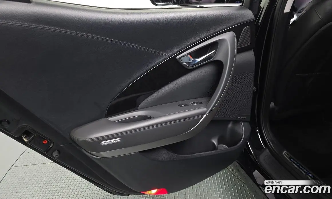 Hyundai Grandeur 2016 2.4 автомат (гидро), фото 15 Hyundai Grandeur 2016 2.4 автомат (гидро), фото 15
