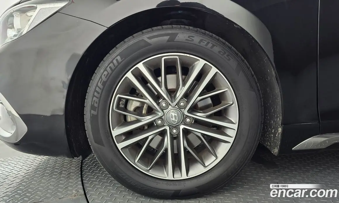 Hyundai Grandeur 2016 2.2 автомат (гидро), фото 5 Hyundai Grandeur 2016 2.2 автомат (гидро), фото 5