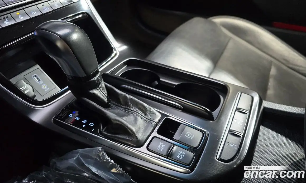 Hyundai Grandeur 2016 2.2 автомат (гидро), фото 9 Hyundai Grandeur 2016 2.2 автомат (гидро), фото 9