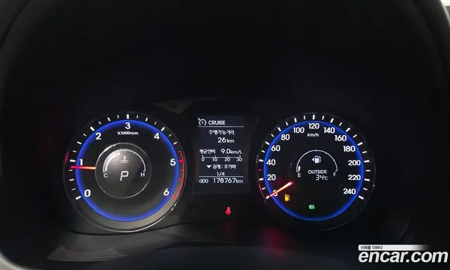Hyundai i40 2016 1.7 автомат (гидро), миниатюра 8 Hyundai i40 2016 1.7 автомат (гидро), миниатюра 8