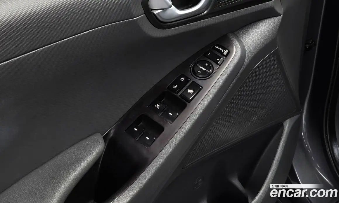 Hyundai Ioniq 2016 1.6 автомат (гидро), фото 16
