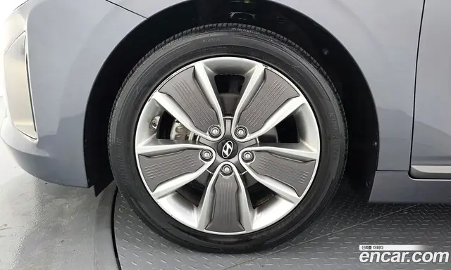 Hyundai Ioniq 2016 1.6 автомат (гидро), миниатюра 5