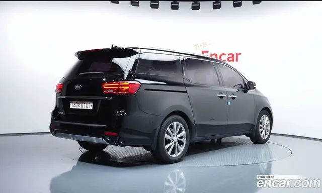 Kia Carnival 2020 2.2 автомат (гидро), миниатюра 2