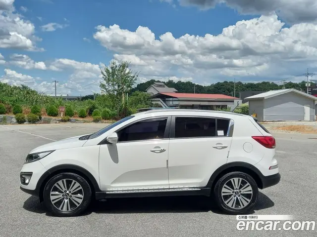 Kia Sportage 2014 2.0 автомат (гидро), миниатюра 3