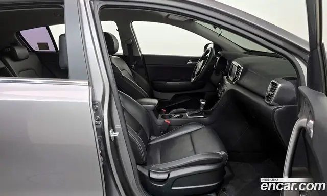 Kia Sportage 2016 1.7 автомат (гидро), миниатюра 11