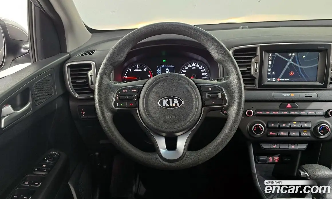 Kia Sportage 2016 1.7 автомат (гидро), фото 13