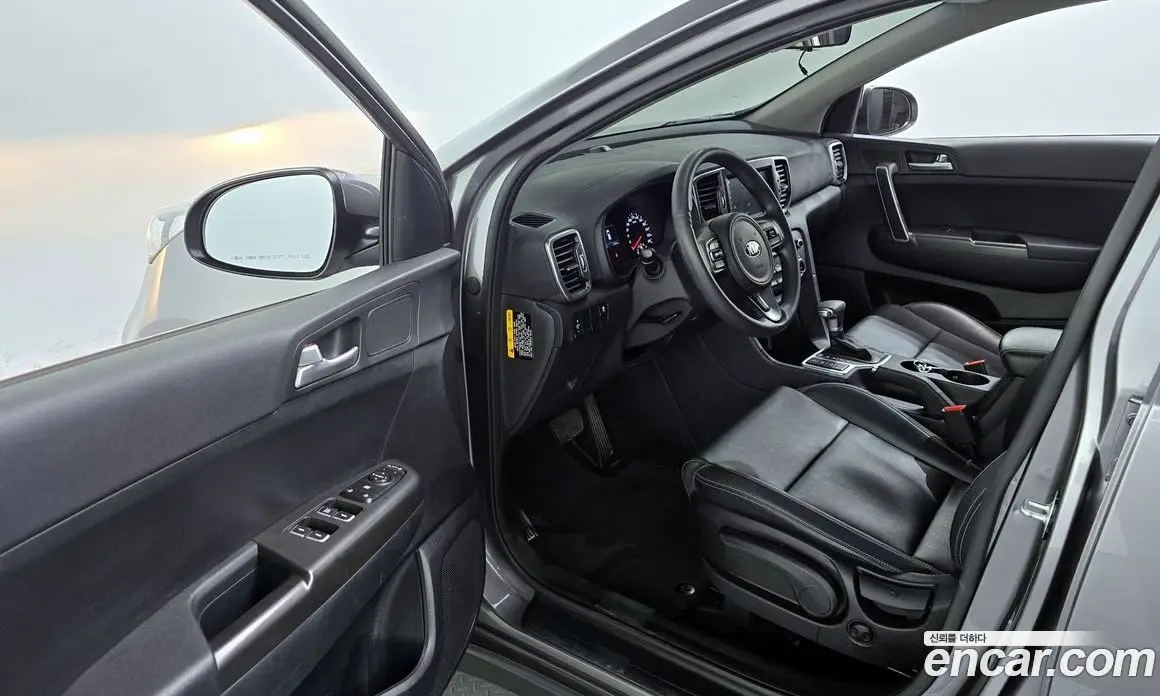 Kia Sportage 2016 1.7 автомат (гидро), фото 10
