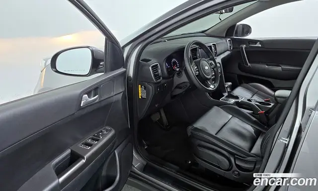 Kia Sportage 2016 1.7 автомат (гидро), миниатюра 10