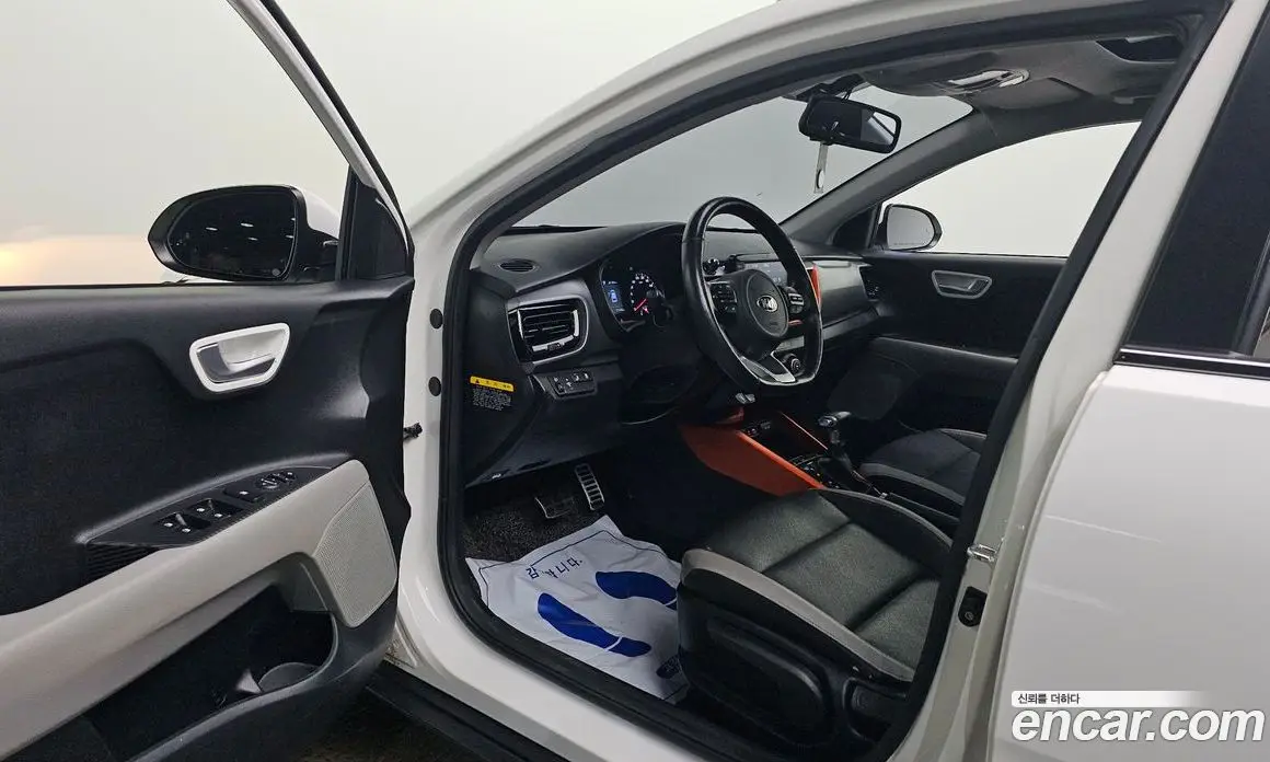 Kia Stonic 2018 1.6 автомат (гидро), фото 13