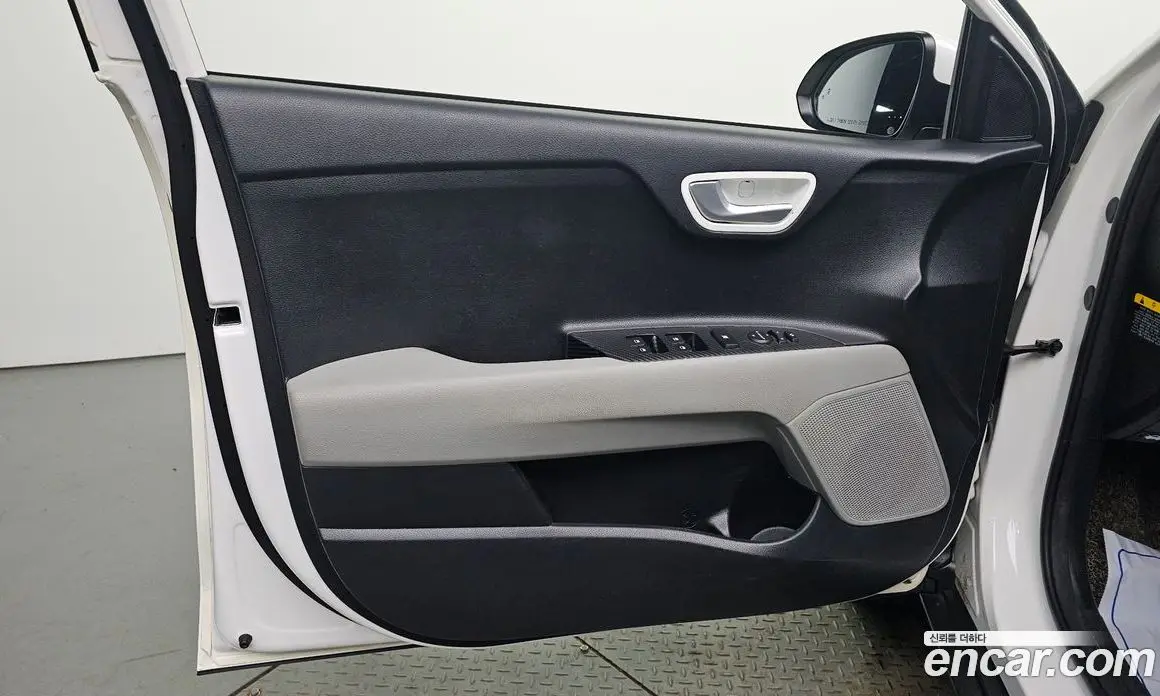 Kia Stonic 2018 1.6 автомат (гидро), фото 14