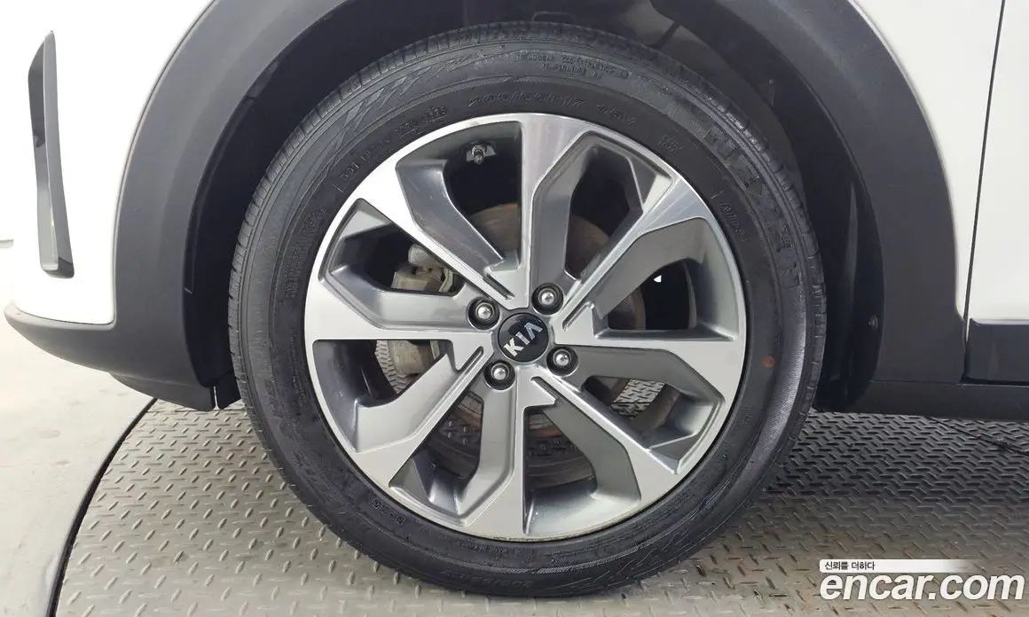 Kia Stonic 2018 1.6 автомат (гидро), фото 5