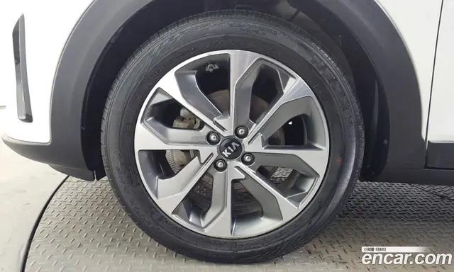 Kia Stonic 2018 1.6 автомат (гидро), миниатюра 5