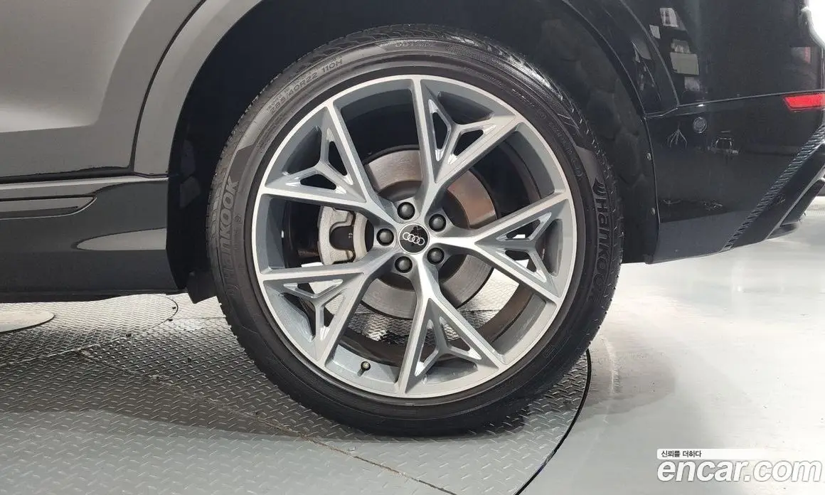 Audi Q8 2023 3.0 автомат (гидро), фото 7 Audi Q8 2023 3.0 автомат (гидро), фото 7