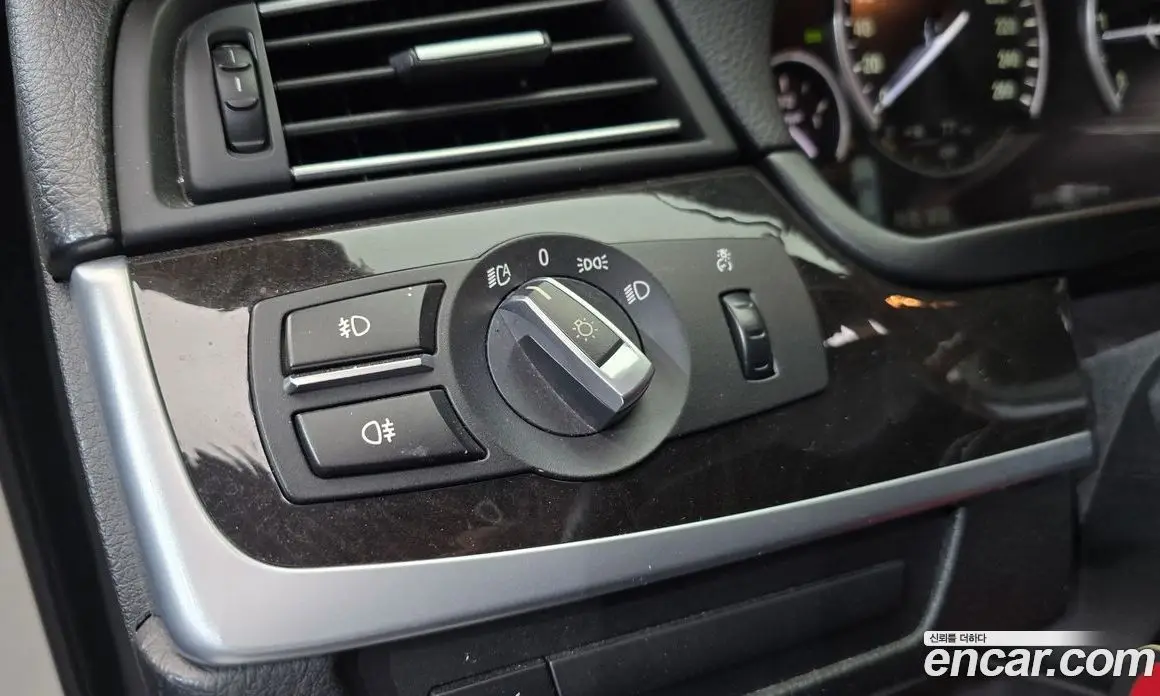 BMW 5 серия 2012 2.0 автомат (гидро), фото 17