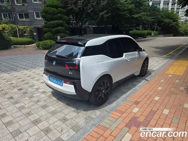 BMW i3 2015 автомат (гидро), миниатюра 2