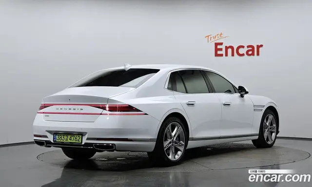 Genesis G90, 2025, 13 817 км