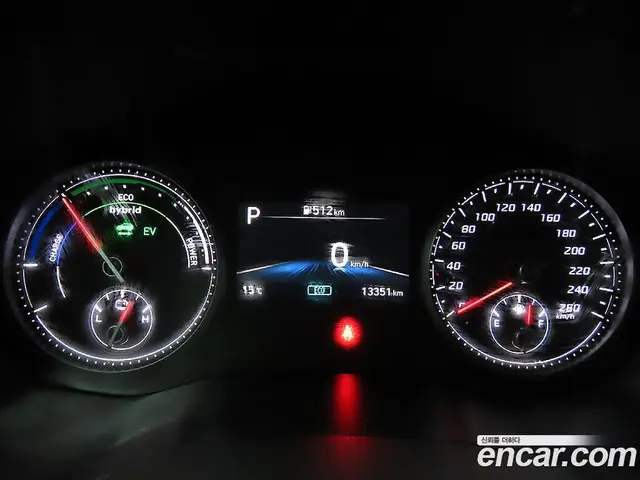 Hyundai Santa Fe 2023 1.6 автомат (гидро), миниатюра 8 Hyundai Santa Fe 2023 1.6 автомат (гидро), миниатюра 8