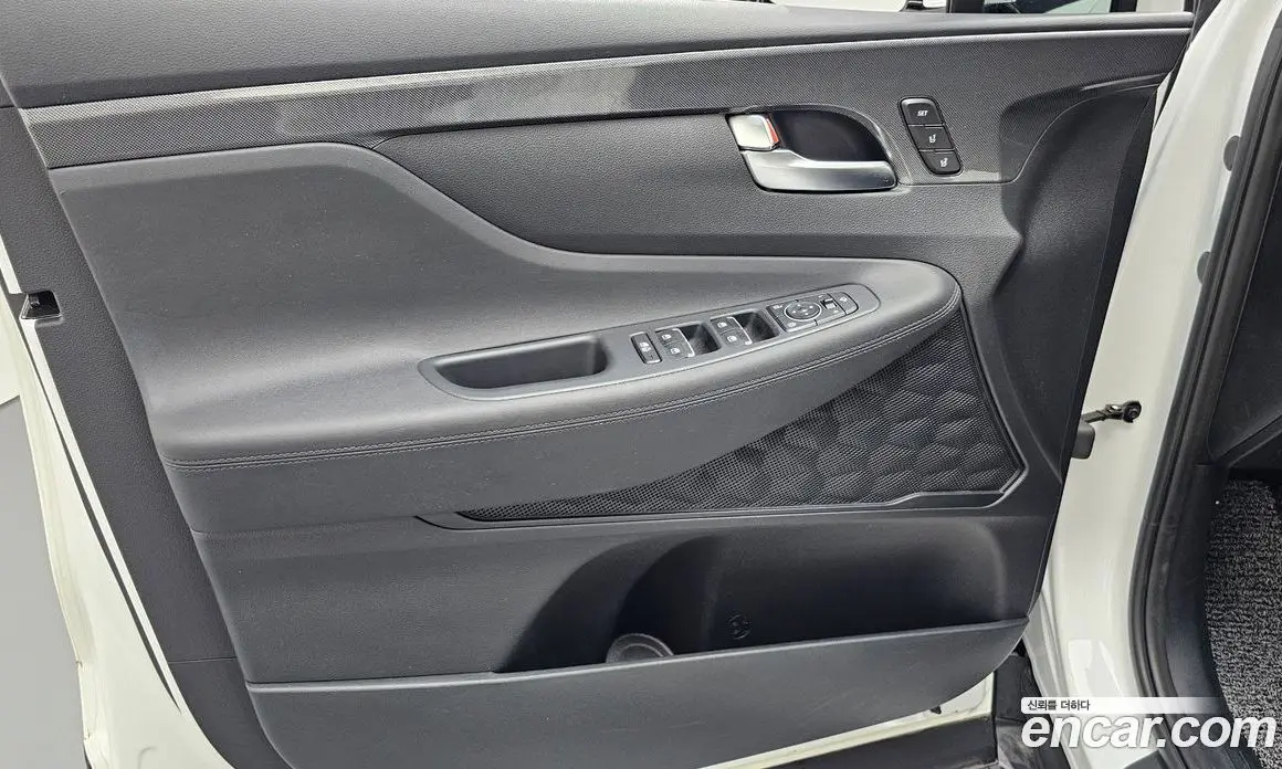 Hyundai Santa Fe 2023 1.6 автомат (гидро), фото 14