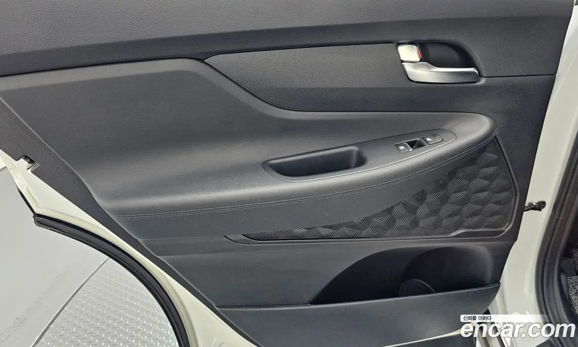 Hyundai Santa Fe 2023 1.6 автомат (гидро), фото 15