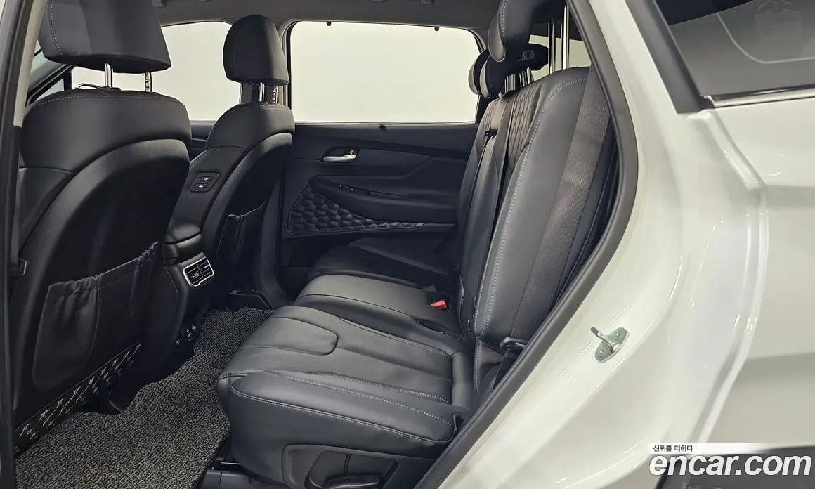 Hyundai Santa Fe 2023 1.6 автомат (гидро), фото 16