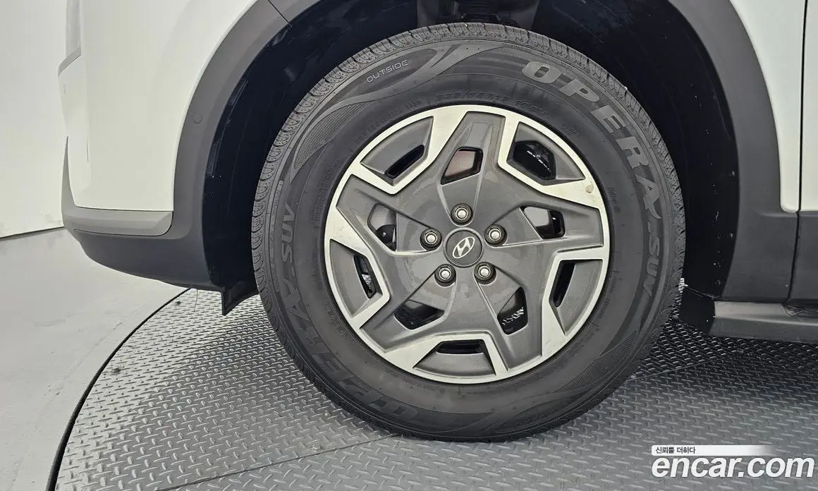 Hyundai Santa Fe 2023 1.6 автомат (гидро), фото 5