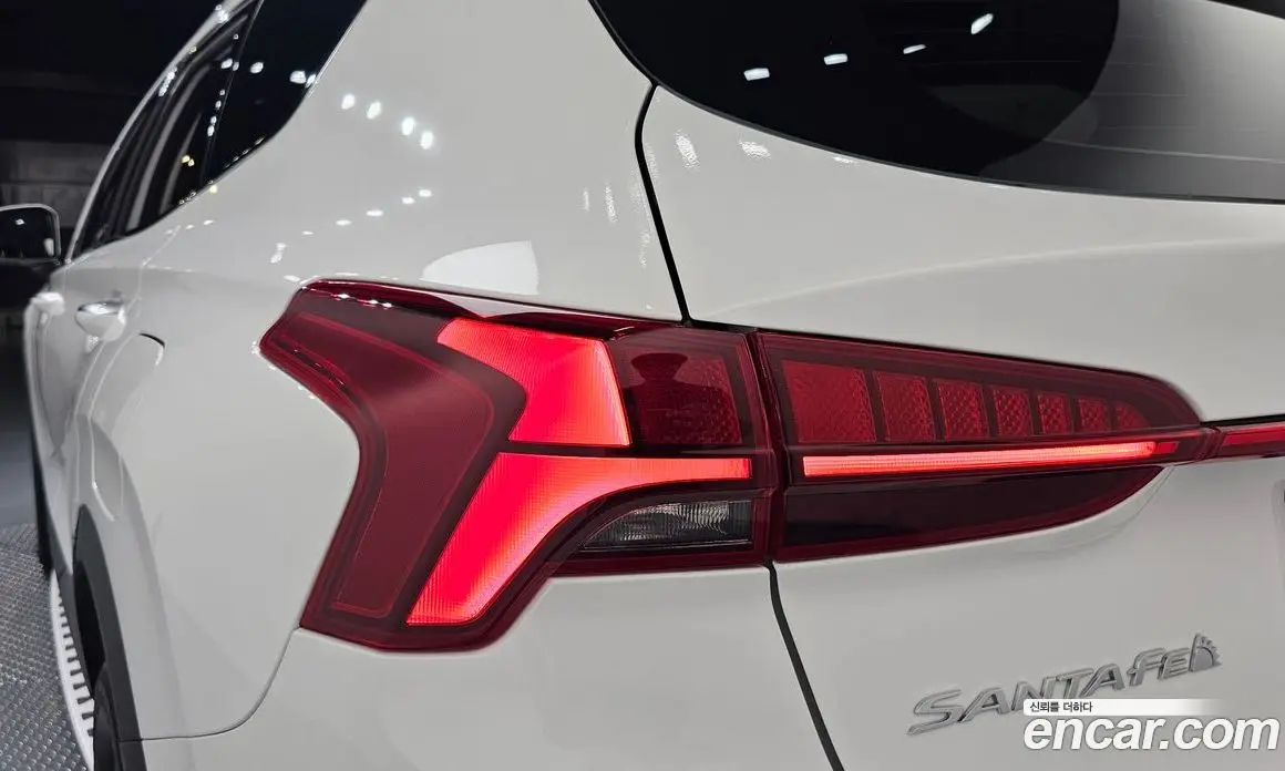 Hyundai Santa Fe 2023 1.6 автомат (гидро), фото 9