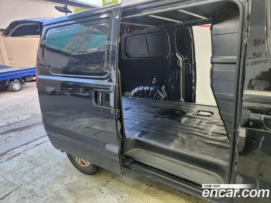 Hyundai Starex 2015 2.5 автомат (гидро), фото 13