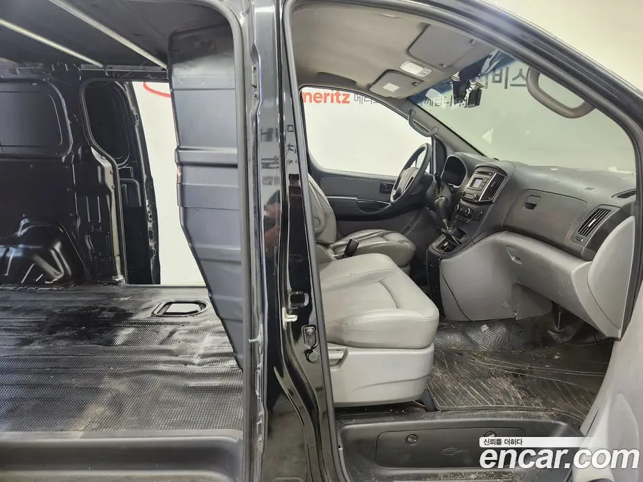Hyundai Starex 2015 2.5 автомат (гидро), фото 14