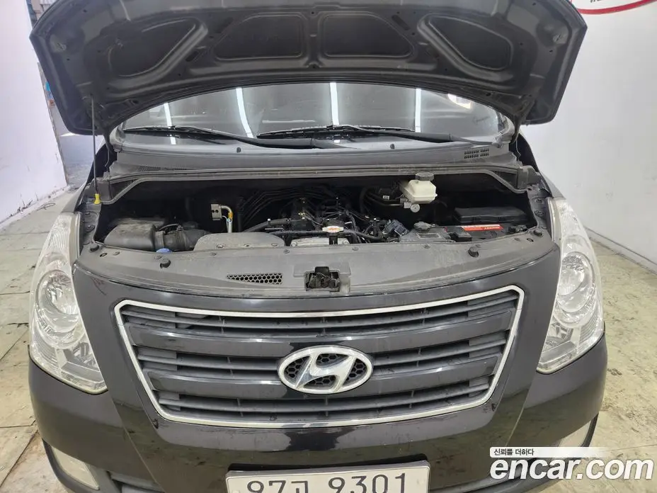 Hyundai Starex 2015 2.5 автомат (гидро), фото 15