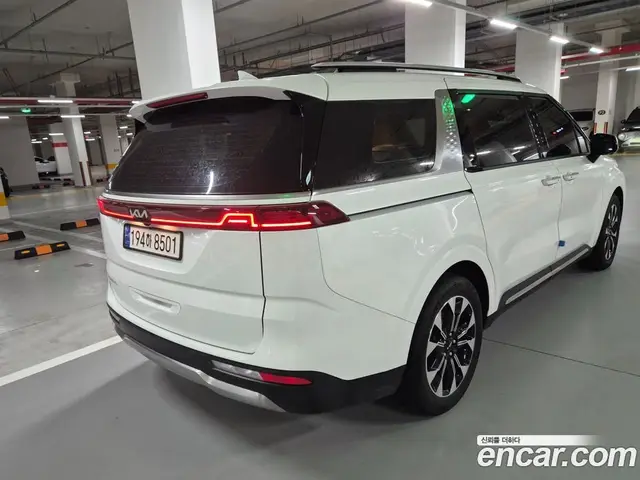 Kia Carnival 2023 2.2 автомат (гидро), миниатюра 5