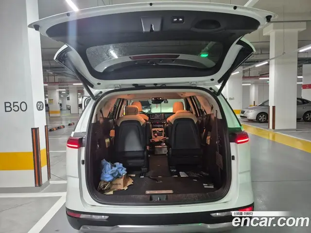 Kia Carnival 2023 2.2 автомат (гидро), миниатюра 6