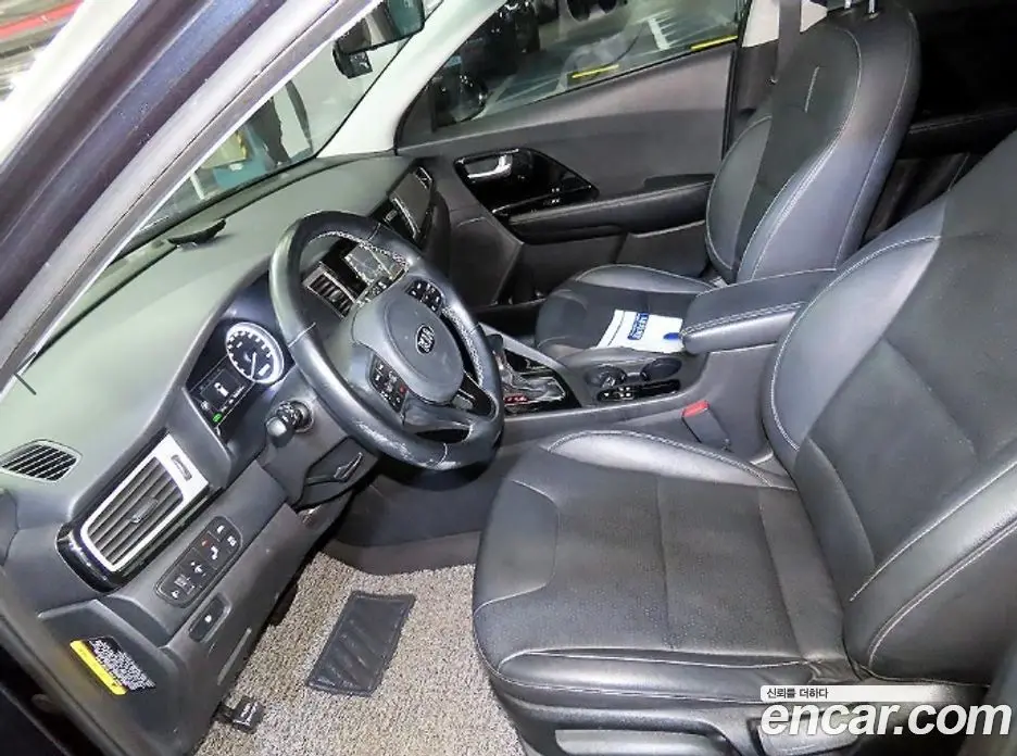 Kia Niro 2016 1.6 автомат (гидро), фото 6