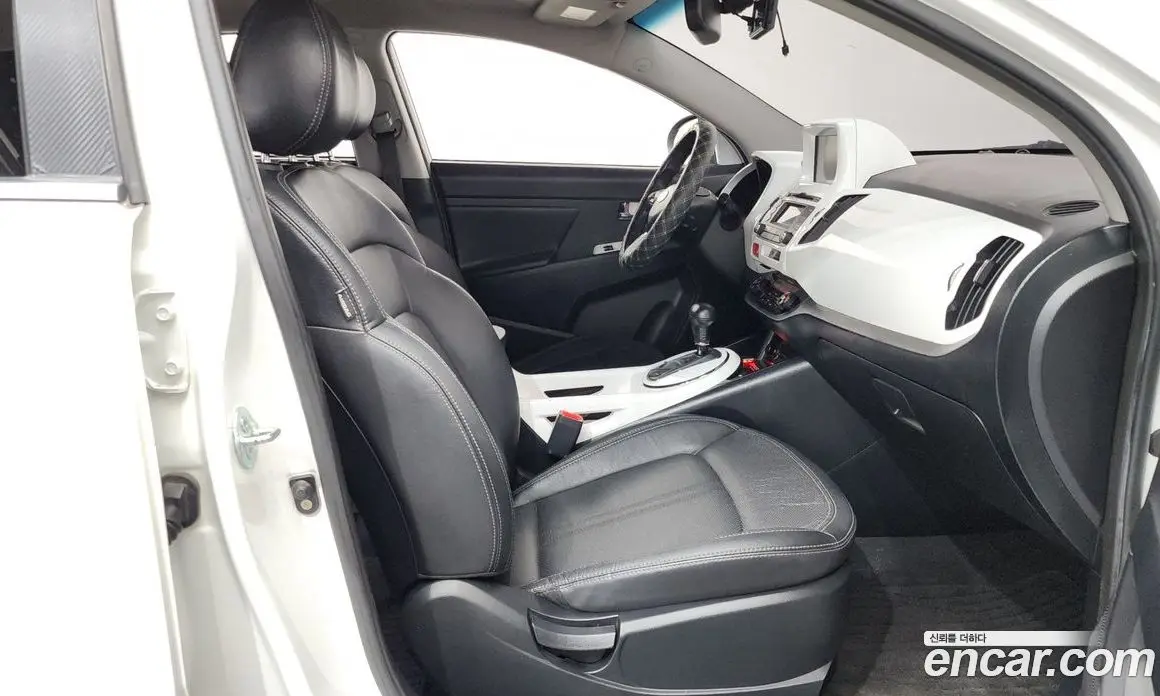Kia Sportage 2011 2.0 автомат (гидро), фото 11