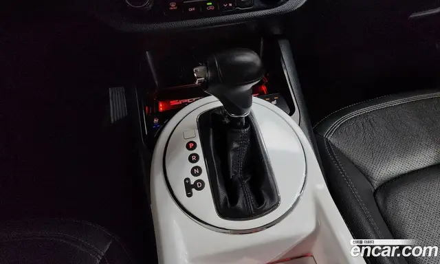 Kia Sportage 2011 2.0 автомат (гидро), миниатюра 9