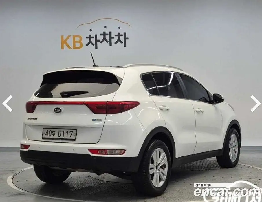 Kia Sportage 2015 1.7 автомат (гидро), фото 3