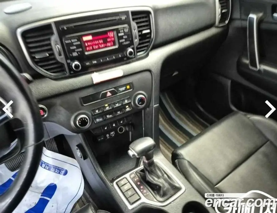 Kia Sportage 2015 1.7 автомат (гидро), фото 10