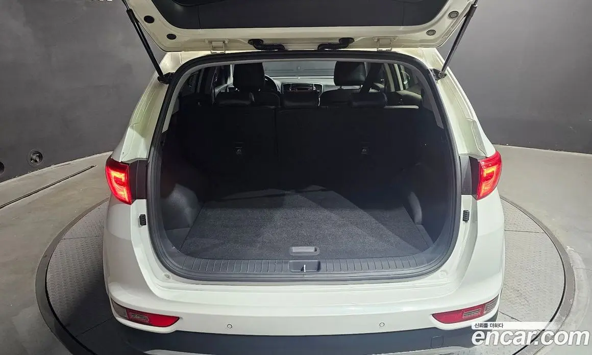 Kia Sportage 2016 2.0 автомат (гидро), фото 20
