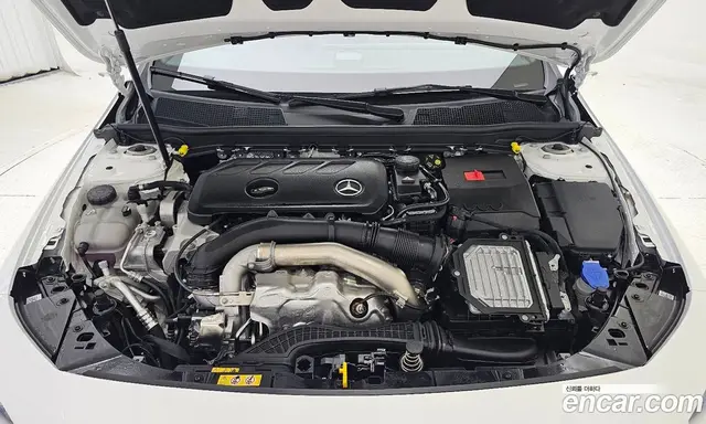 Mercedes-Benz CLA-Class 2025 2.0 автомат (гидро), миниатюра 6