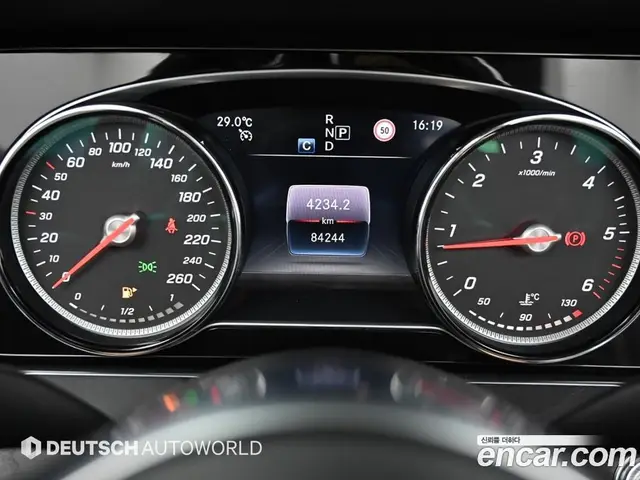Mercedes-Benz E-Class 2019 1.9 автомат (гидро), миниатюра 8