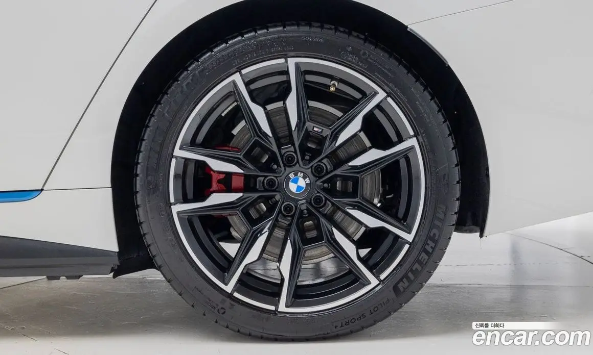 BMW i4 2025 автомат (гидро), фото 5