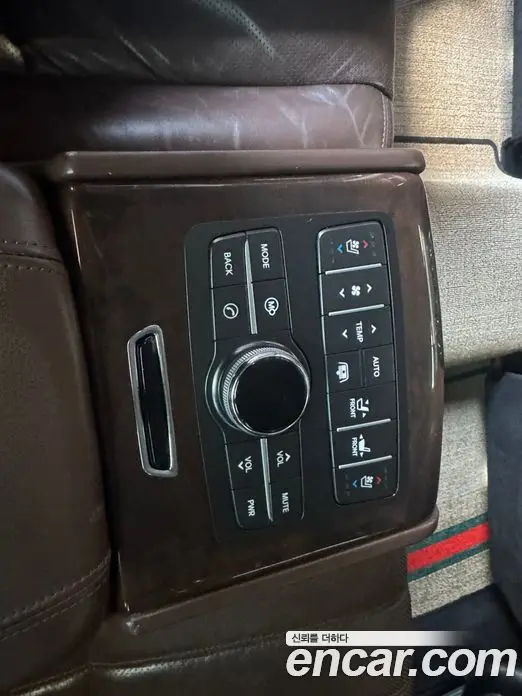 Hyundai Equus 2010 4.6 автомат (гидро), фото 20 Hyundai Equus 2010 4.6 автомат (гидро), фото 20