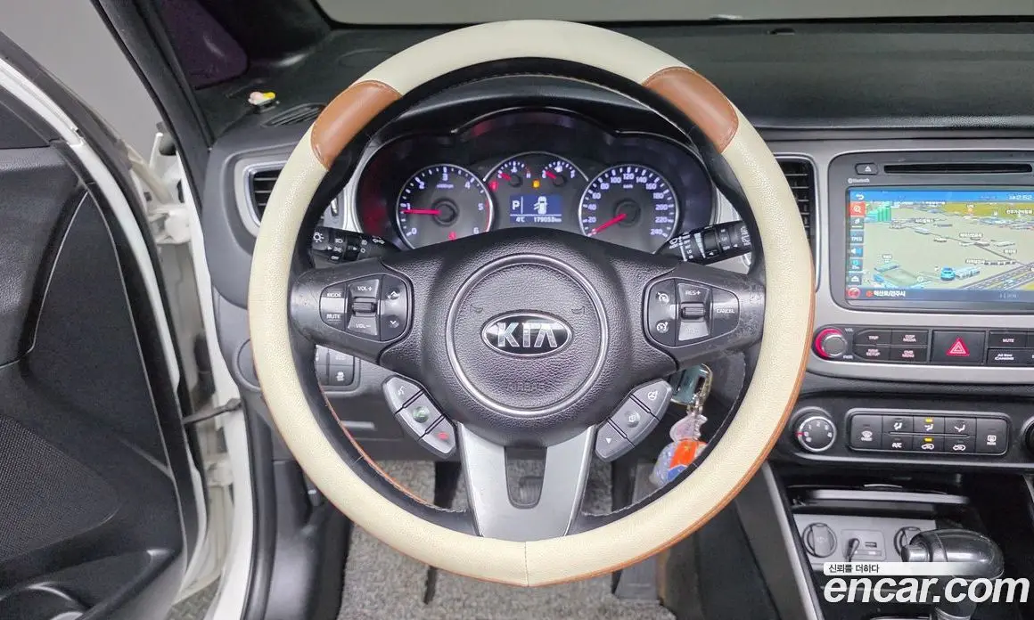 Kia Carens 2013 1.7 автомат (гидро), фото 14