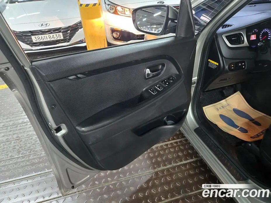 Kia Carens 2013 2.0 автомат (гидро), фото 15